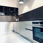 5 Star - Luxury & Comfort Apartment