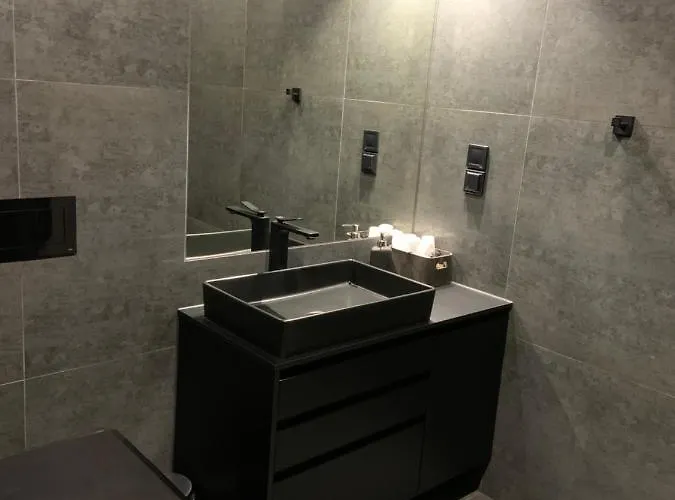 5 Star - Luxury & Comfort Apartment *